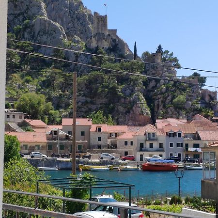Apartment Navika Omiš Esterno foto