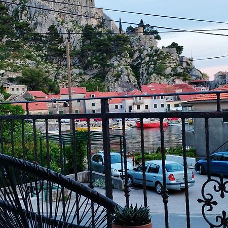 Apartment Navika Omiš Esterno foto