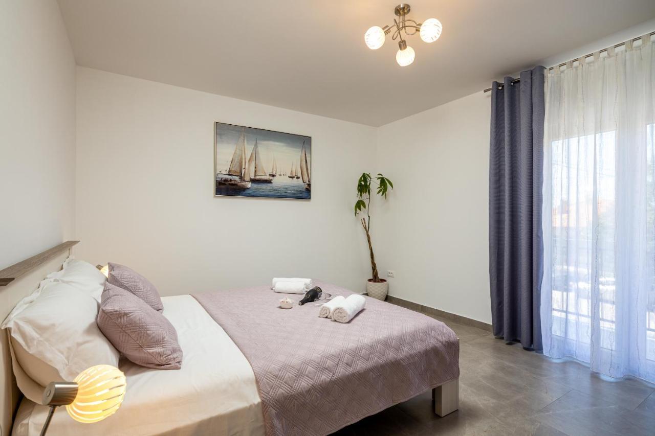 Apartment Navika Omiš Esterno foto