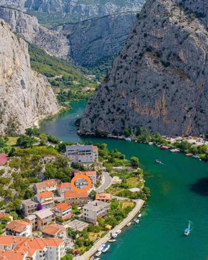 Apartment Navika Omiš Esterno foto