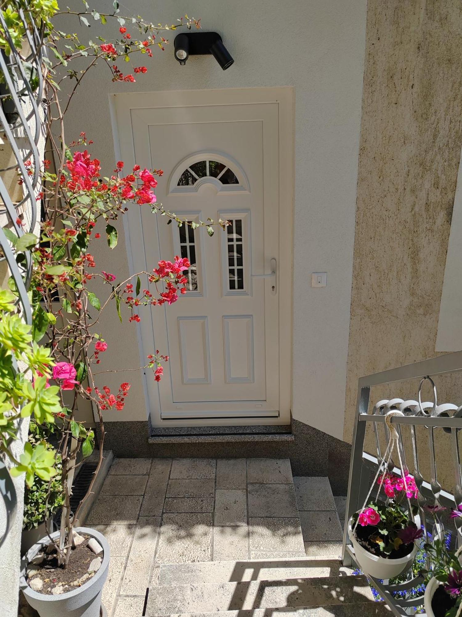 Apartment Navika Omiš Esterno foto